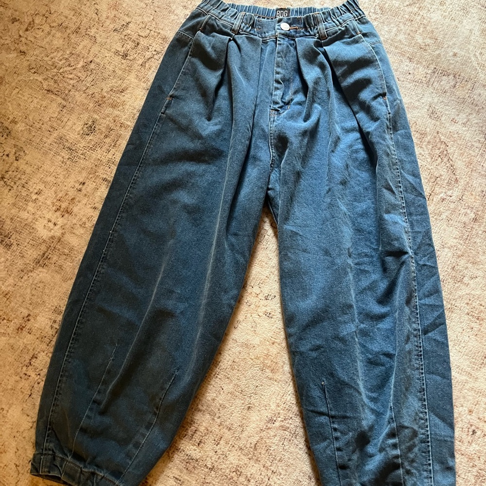 BDG Vintage Style Balloon/Barrel Jeans